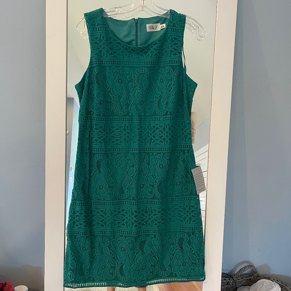 NWT Green Knee Length Sleeveless Dress